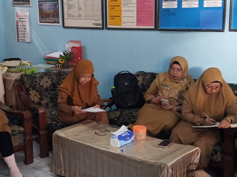 Rapat Guru Di Hari Pertama Kerja Meyambut Tahun Ajaran Baru 2026/2027